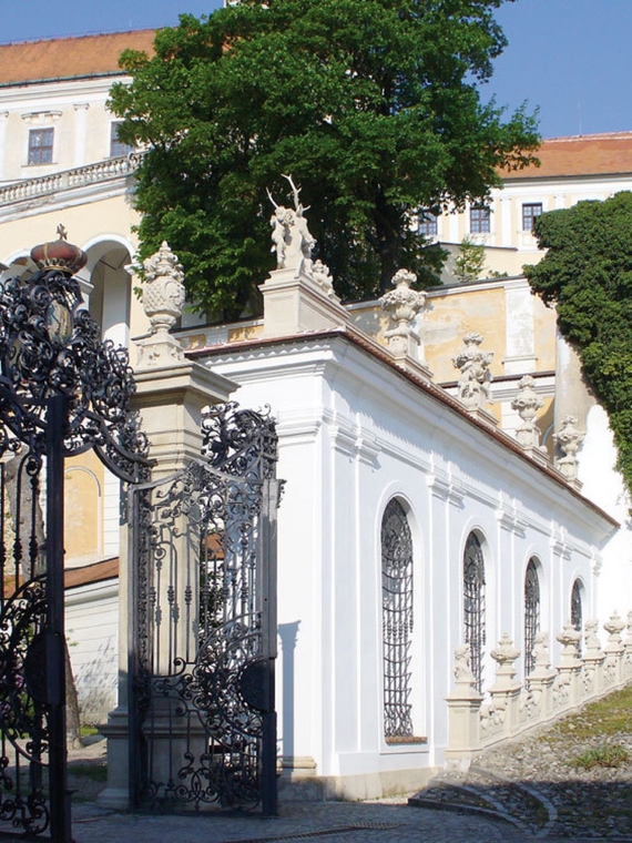 Mikulov, zámek